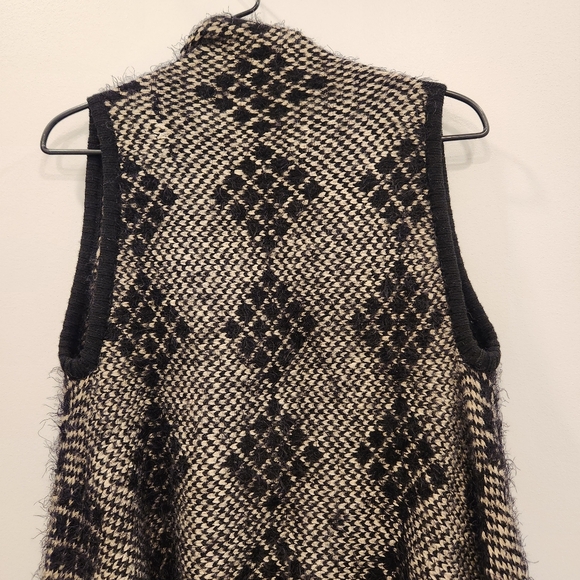 BCBGMaxAzria Fringed Sweater Vest - Picture 10 of 10